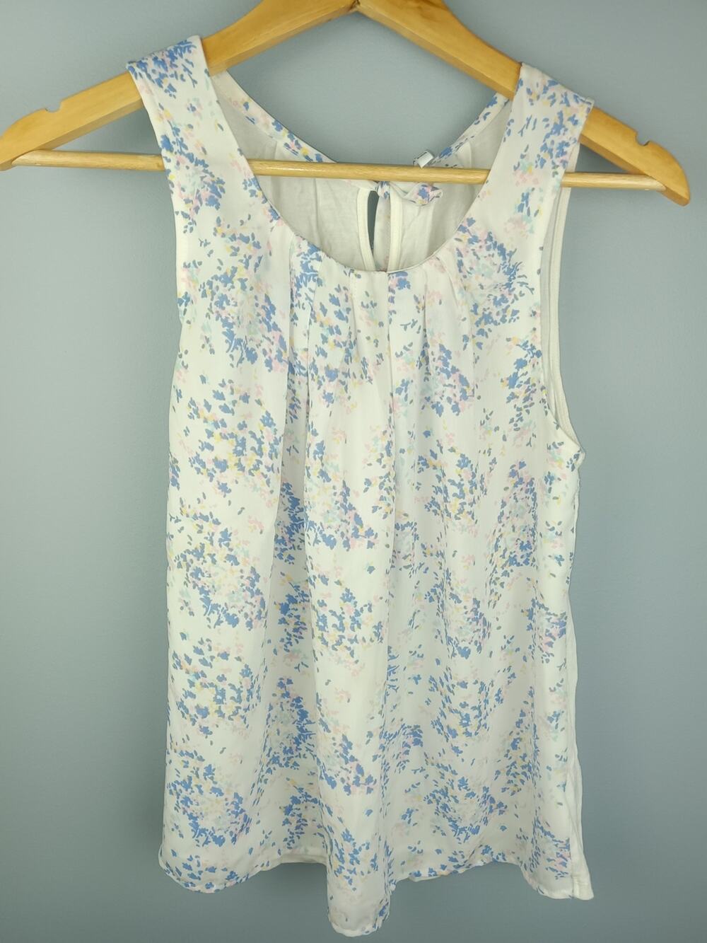 Elle Sleeveless Floral Camisole - Light Blue & Soft Pink